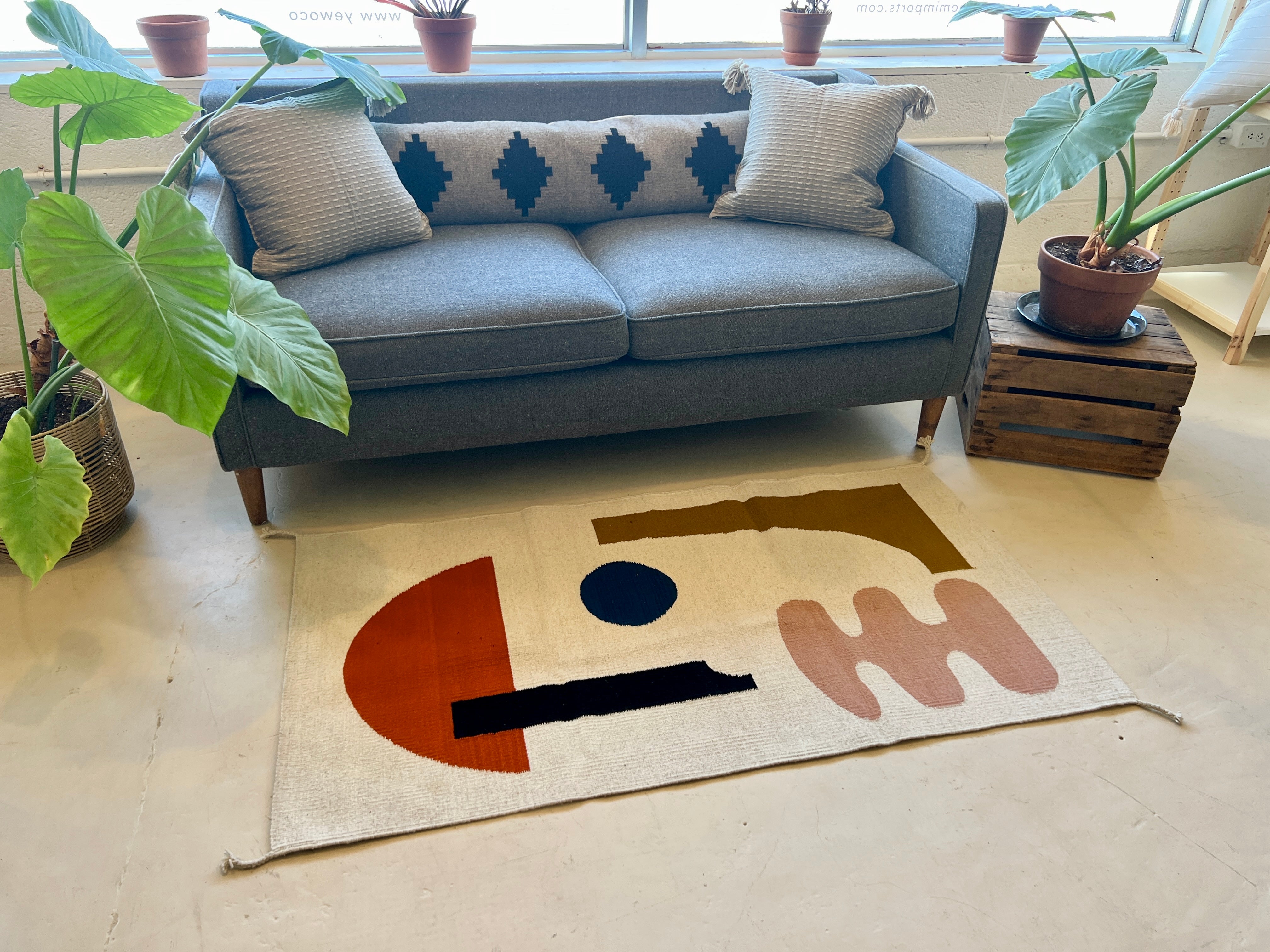 Loom Imports Rug № 1