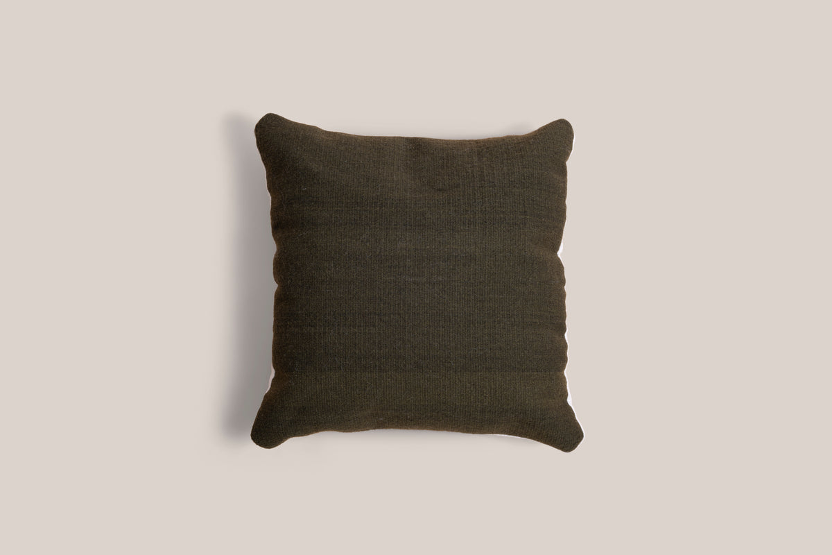 BASICS PILLOW